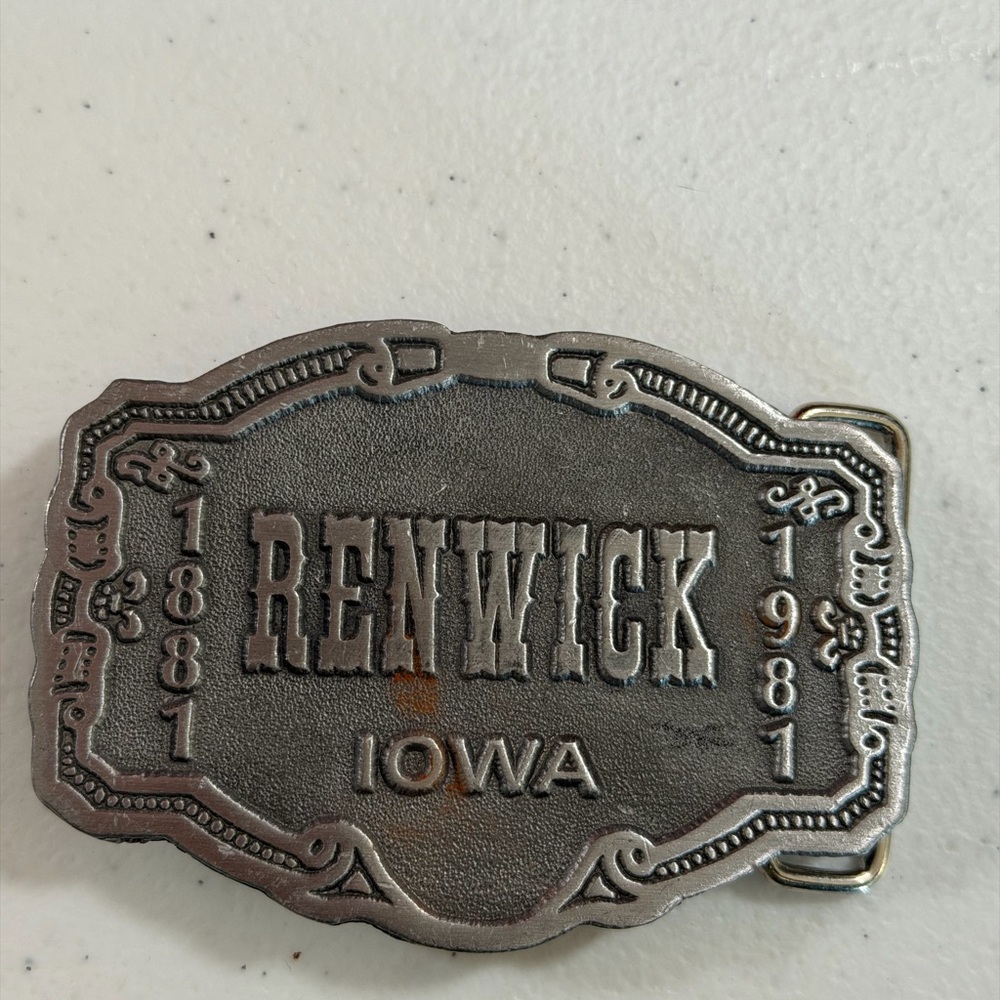 Vtg 1981 Renwick Iowa Centennial Belt Buckle Hit Line USA 1881-1981